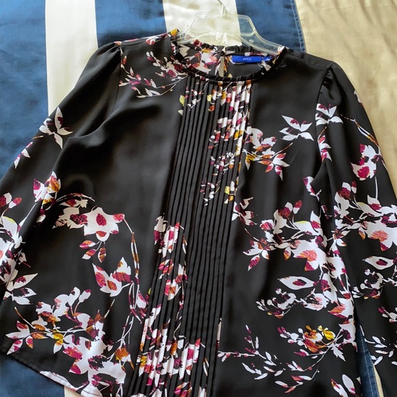 Apt. 9 Tops - Floral Blouse